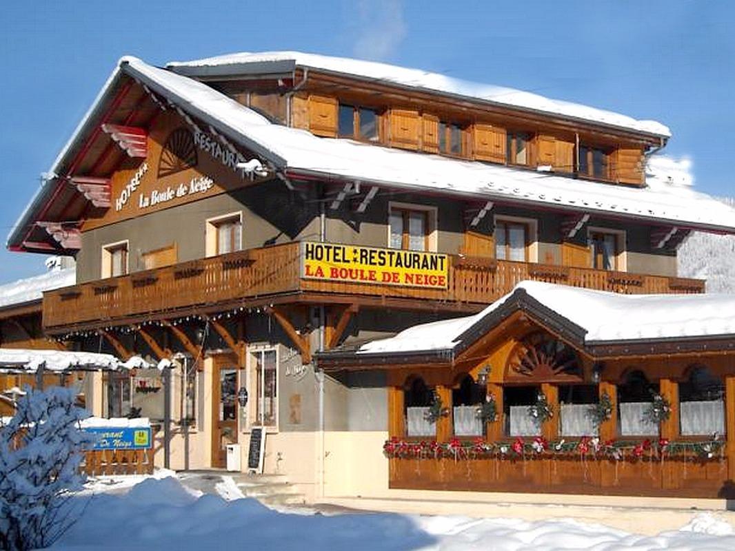 La Boule De Neige Hotel Samoens Bagian luar foto