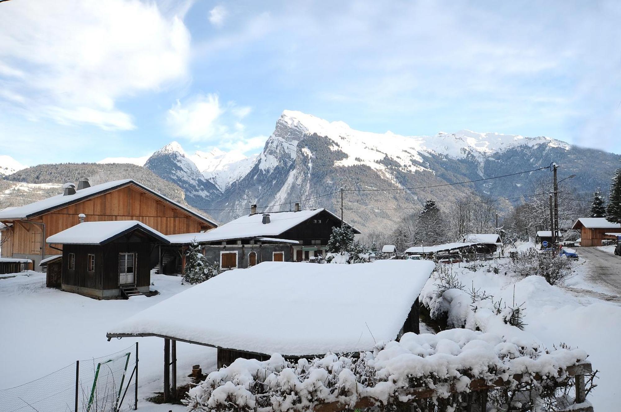 La Boule De Neige Hotel Samoens Bagian luar foto